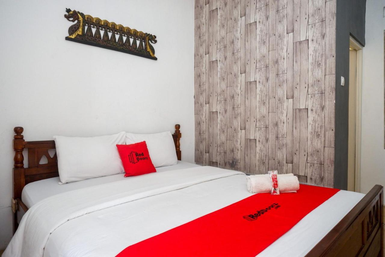 Reddoorz Syariah Near Plengkung Gading 2 Hotell Yogyakarta Exteriör bild