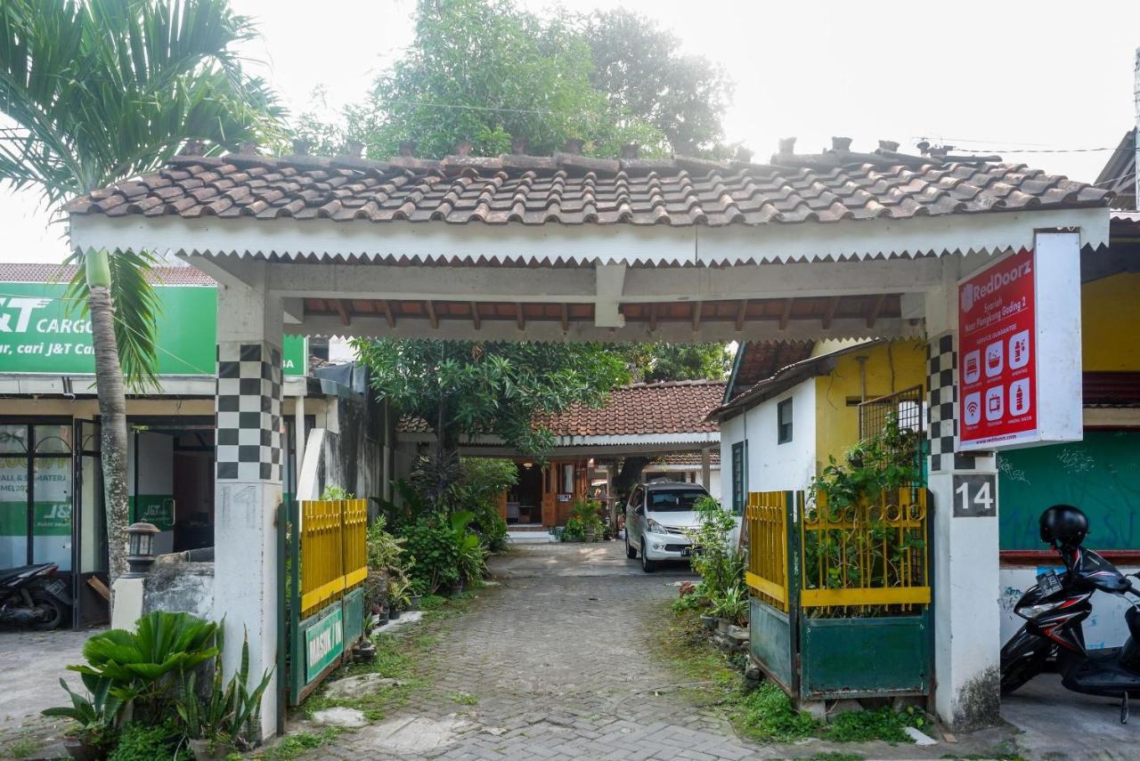 Reddoorz Syariah Near Plengkung Gading 2 Hotell Yogyakarta Exteriör bild