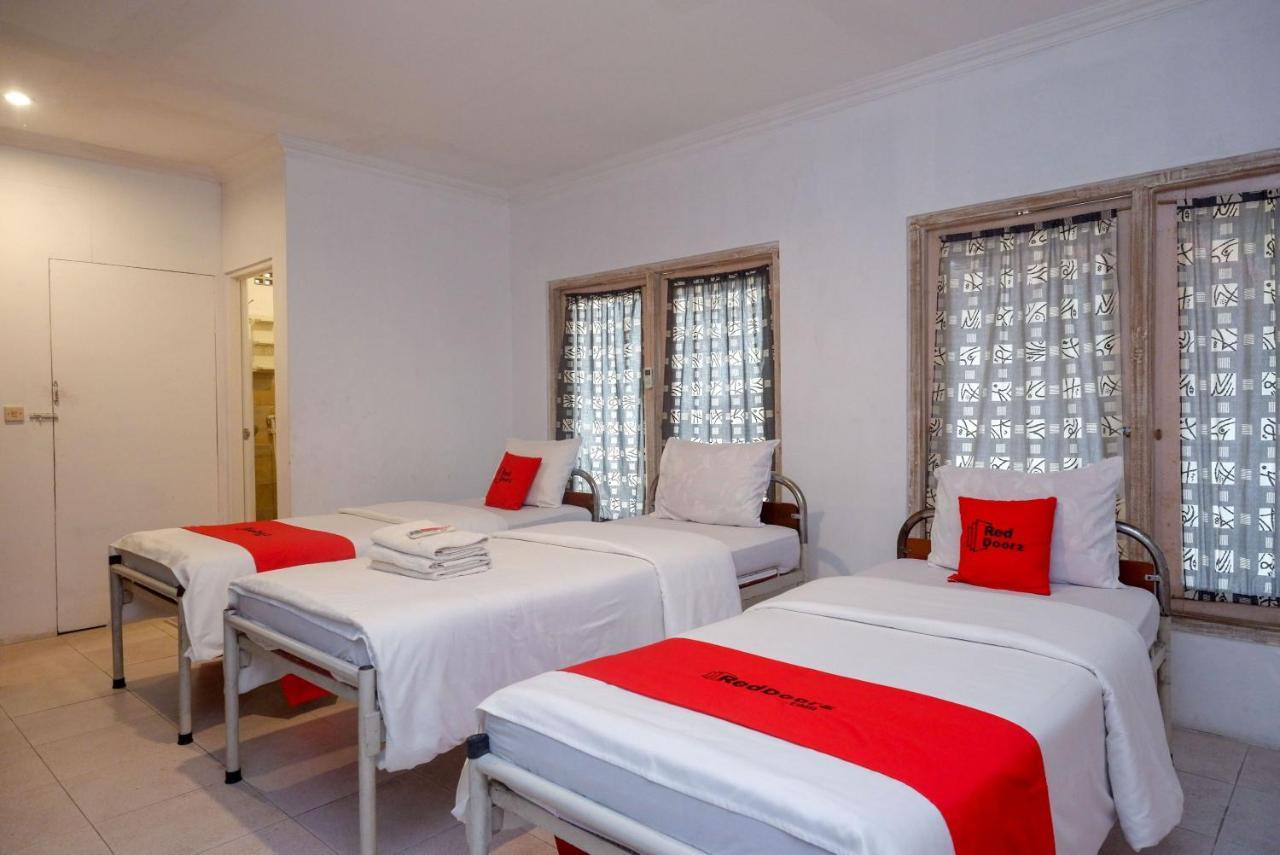 Reddoorz Syariah Near Plengkung Gading 2 Hotell Yogyakarta Exteriör bild